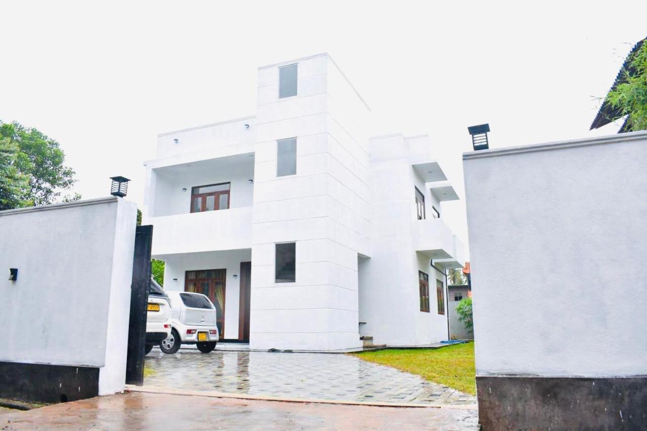 Twinstop Villa Minuwangoda Exterior photo