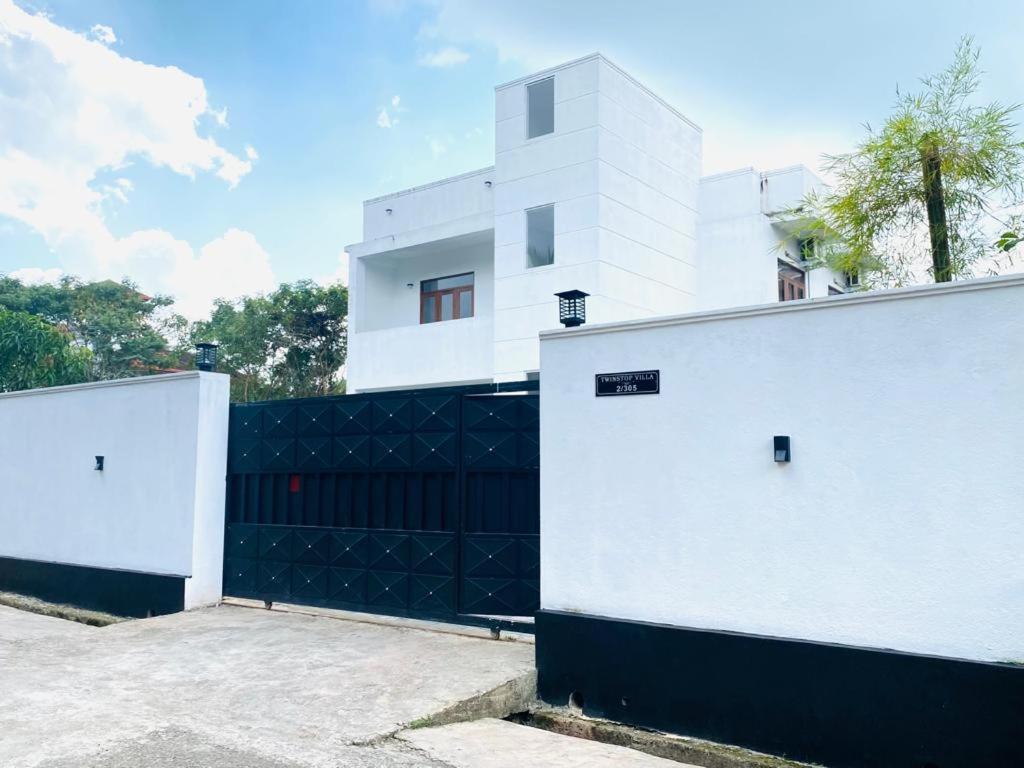 Twinstop Villa Minuwangoda Exterior photo